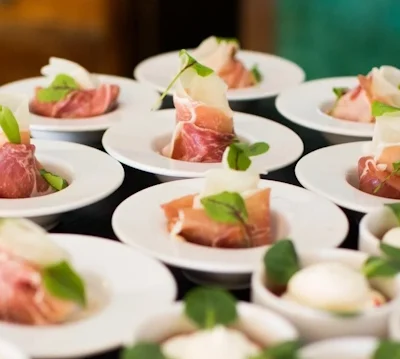 Elegir catering comunion buffet banquete coctel